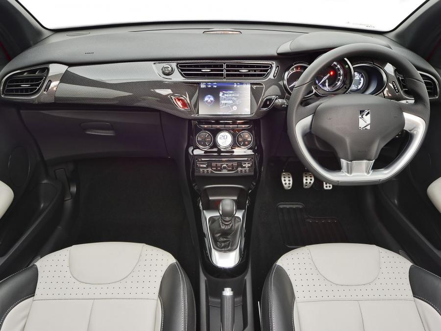  Citroen DS3 Cabrio 2013 года  (ZA) (фото 13 из 16)
